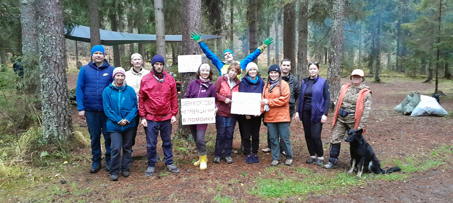 Участники осеннего субботника